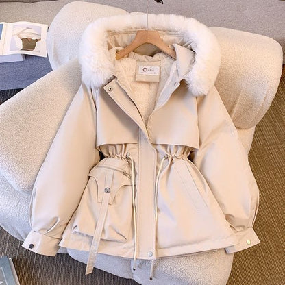 Olivia | Manteau avec capuche en fourrure